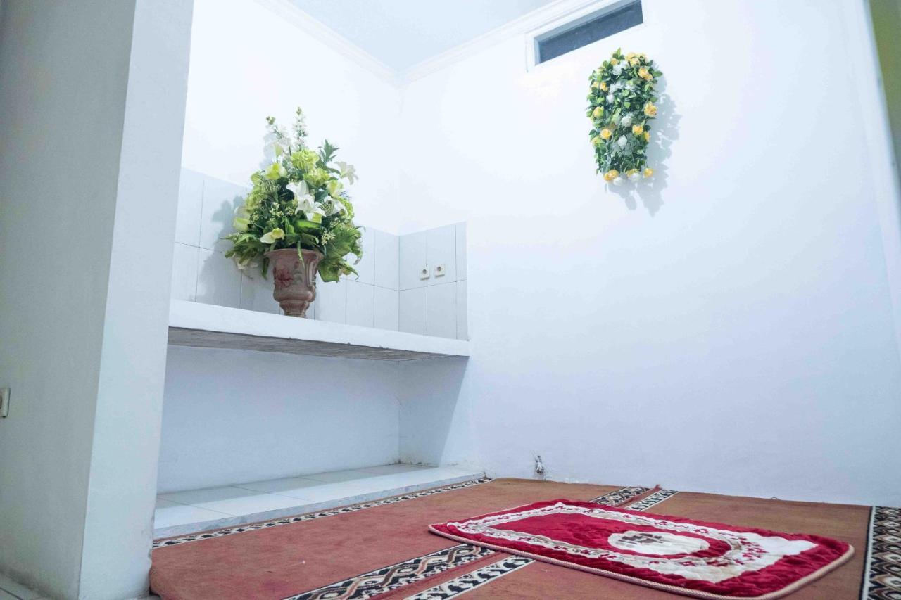 House Of Joy Sopalan Redpartner Hotel Kalasan Екстериор снимка