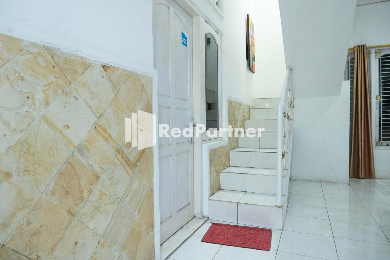 House Of Joy Sopalan Redpartner Hotel Kalasan Екстериор снимка